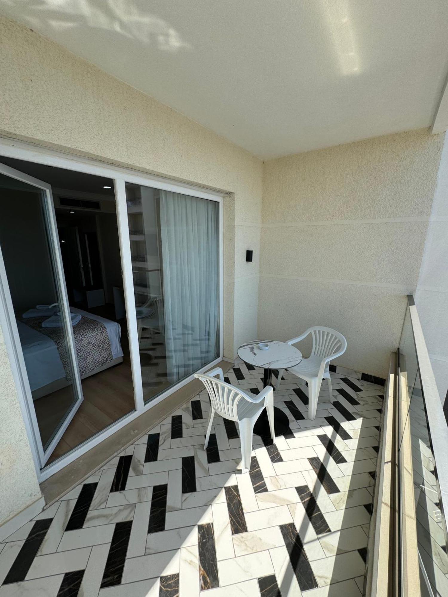 Hotel Britania Vlorë Chambre photo
