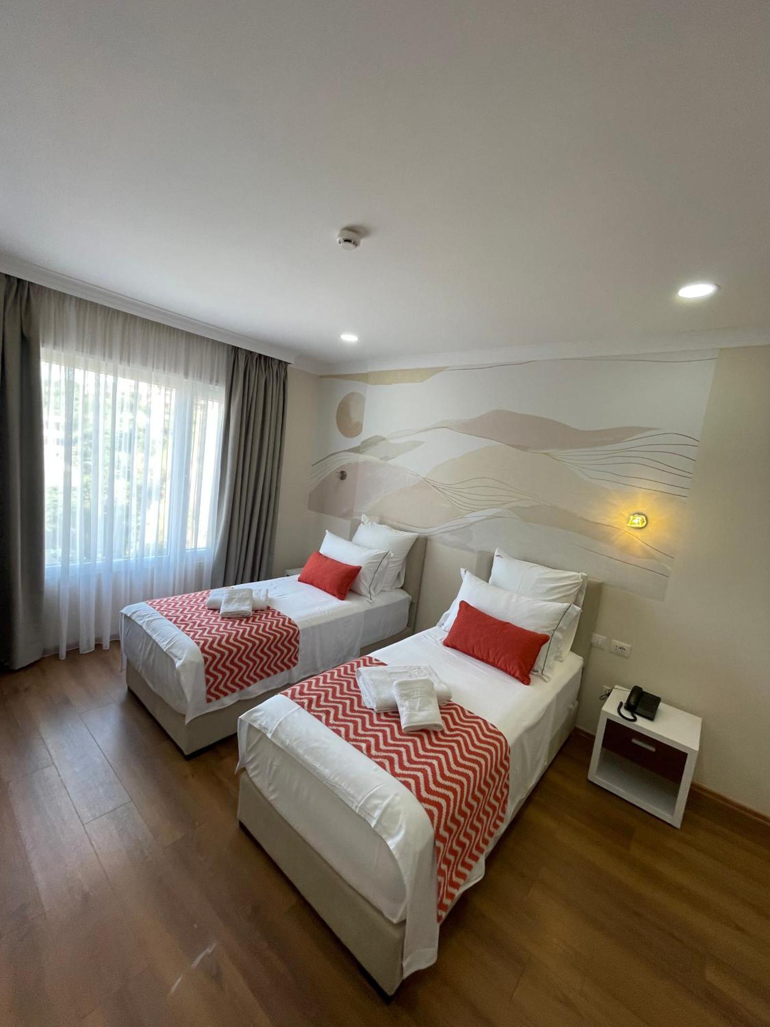 Hotel Britania Vlorë Chambre photo
