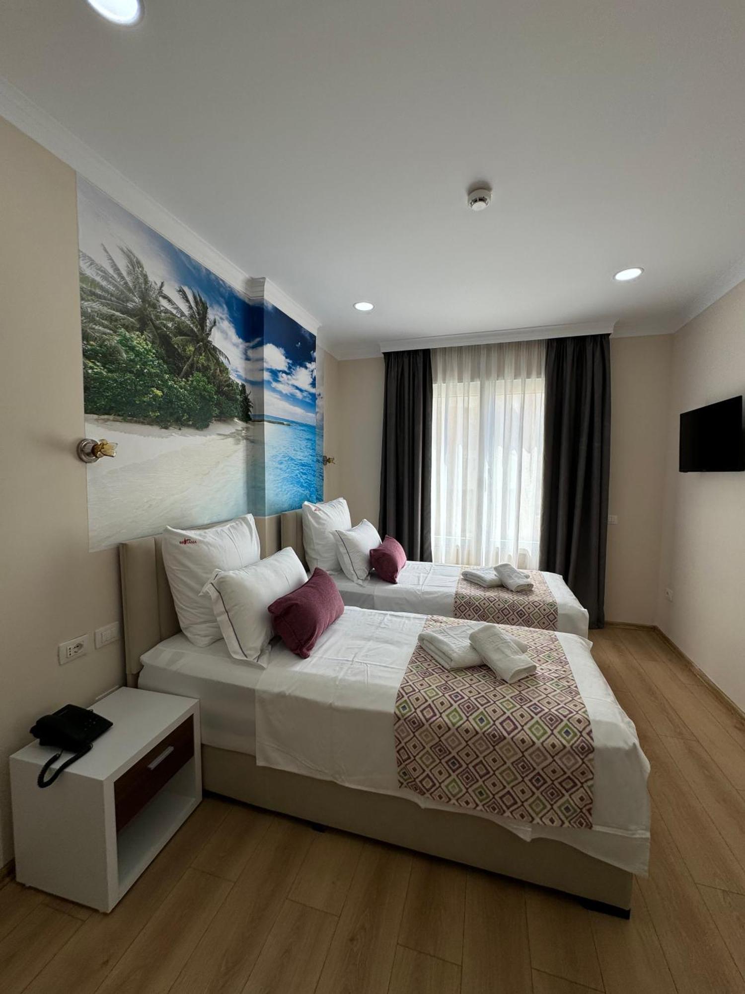 Hotel Britania Vlorë Chambre photo