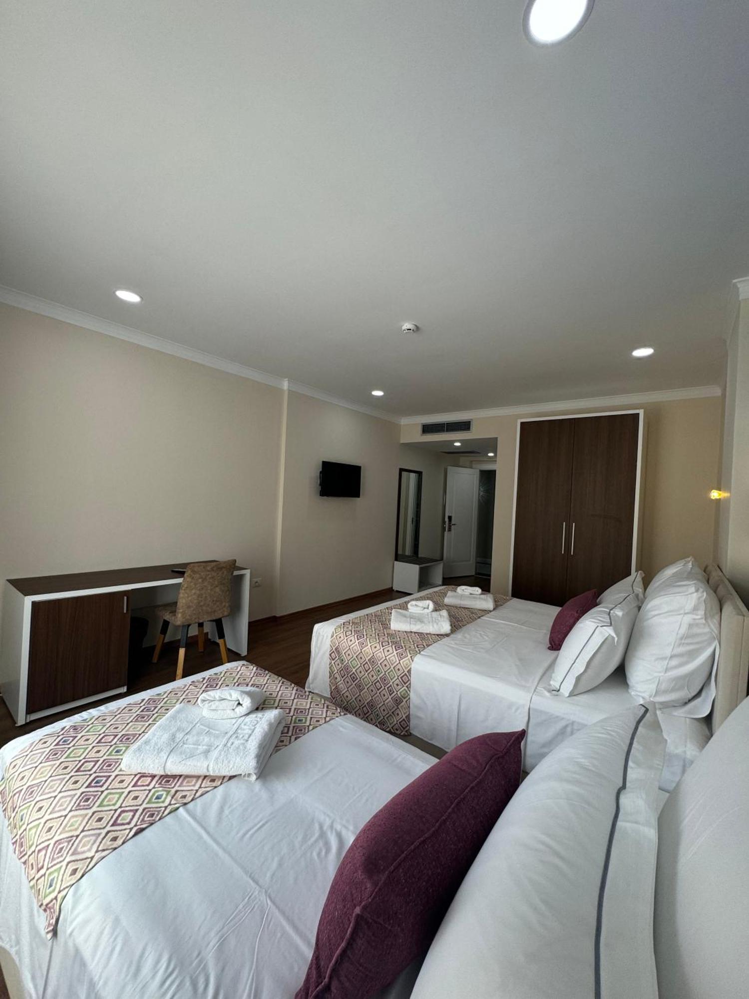 Hotel Britania Vlorë Chambre photo