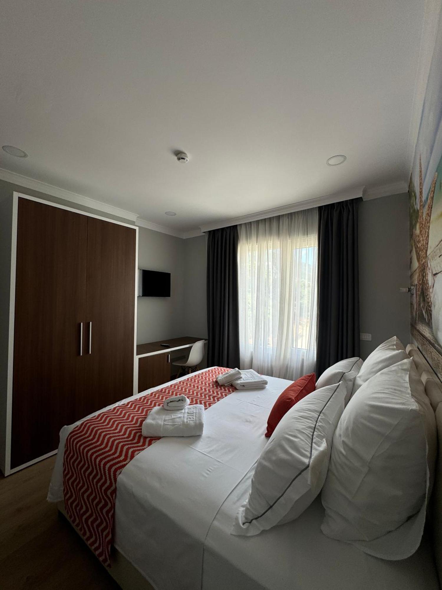 Hotel Britania Vlorë Chambre photo
