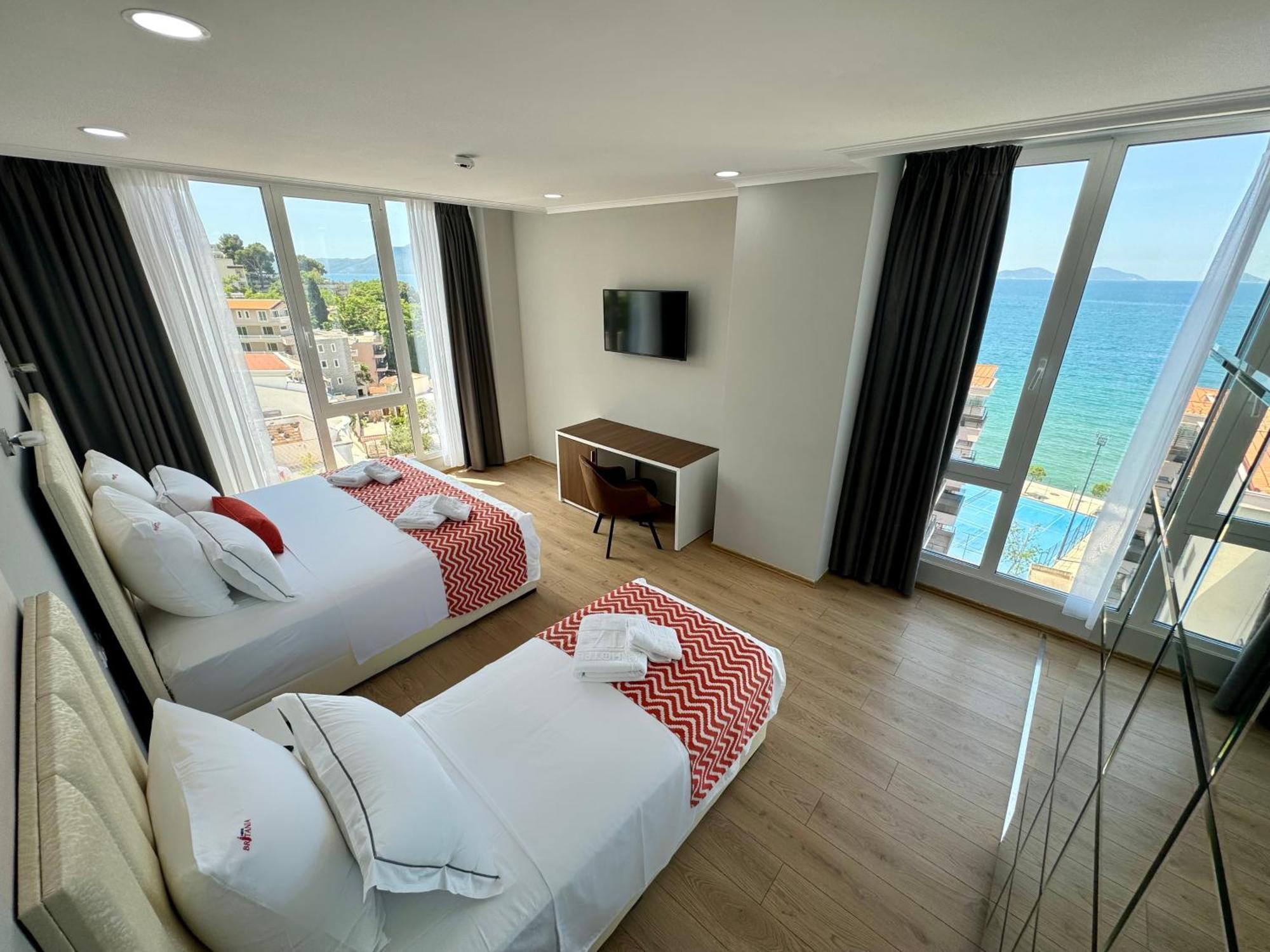 Hotel Britania Vlorë Extérieur photo