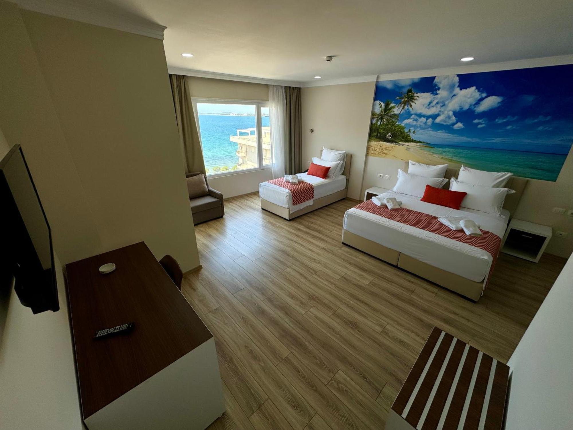 Hotel Britania Vlorë Extérieur photo
