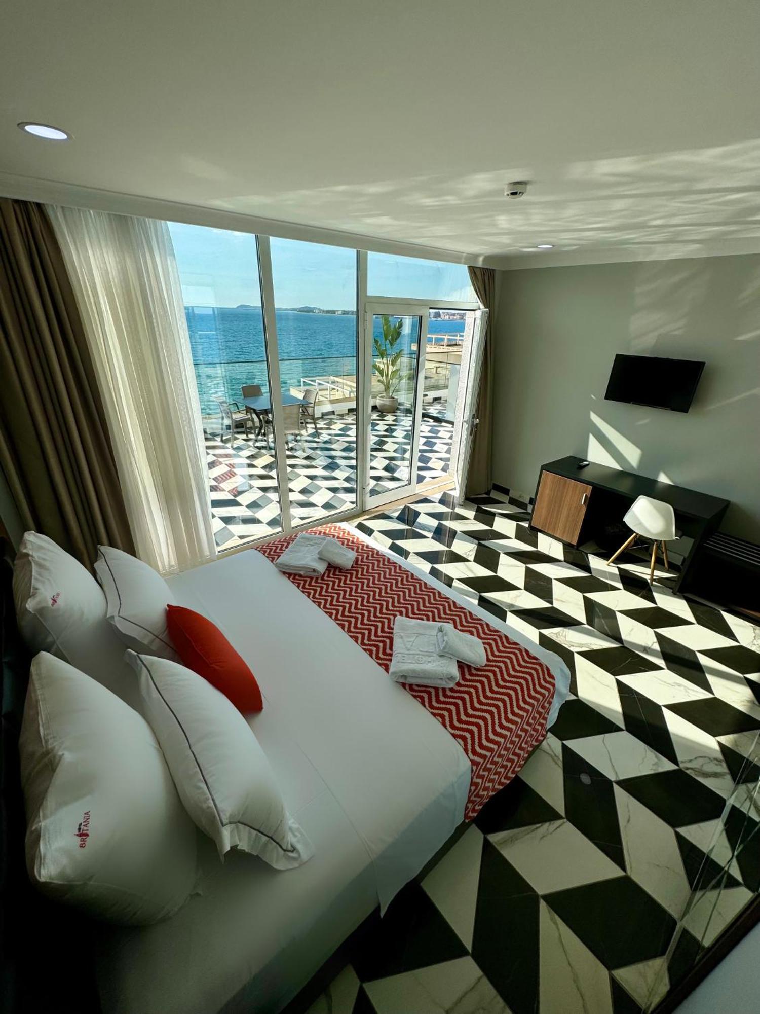 Hotel Britania Vlorë Extérieur photo