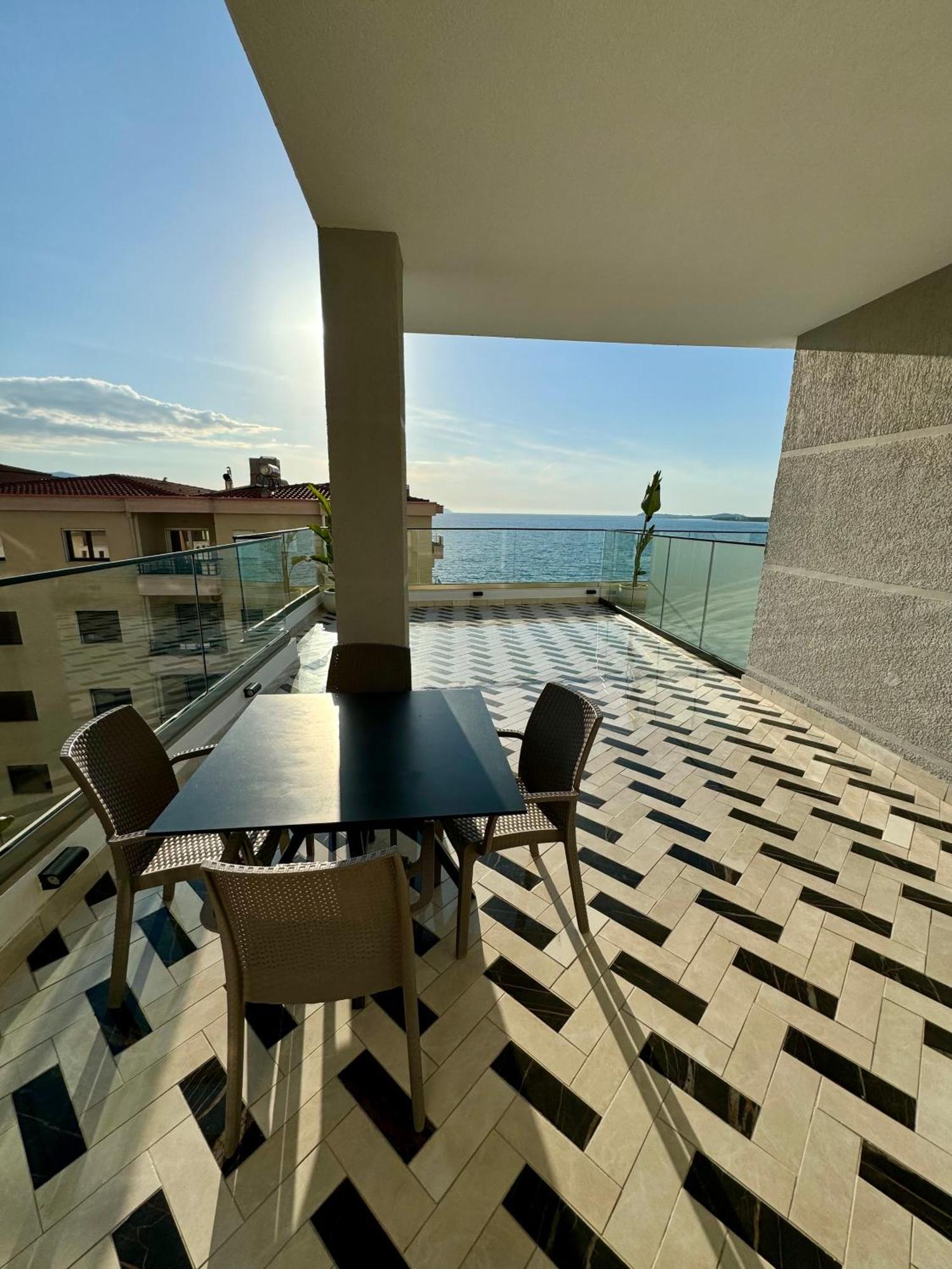 Hotel Britania Vlorë Extérieur photo