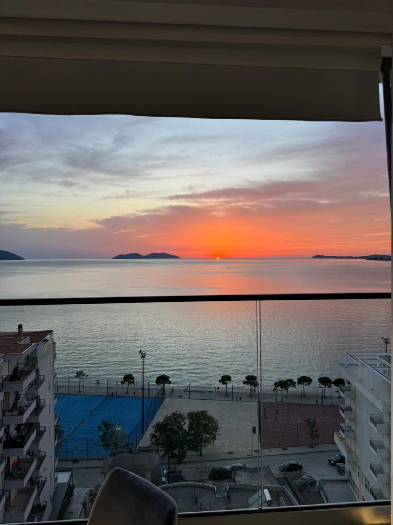 Hotel Britania Vlorë Extérieur photo