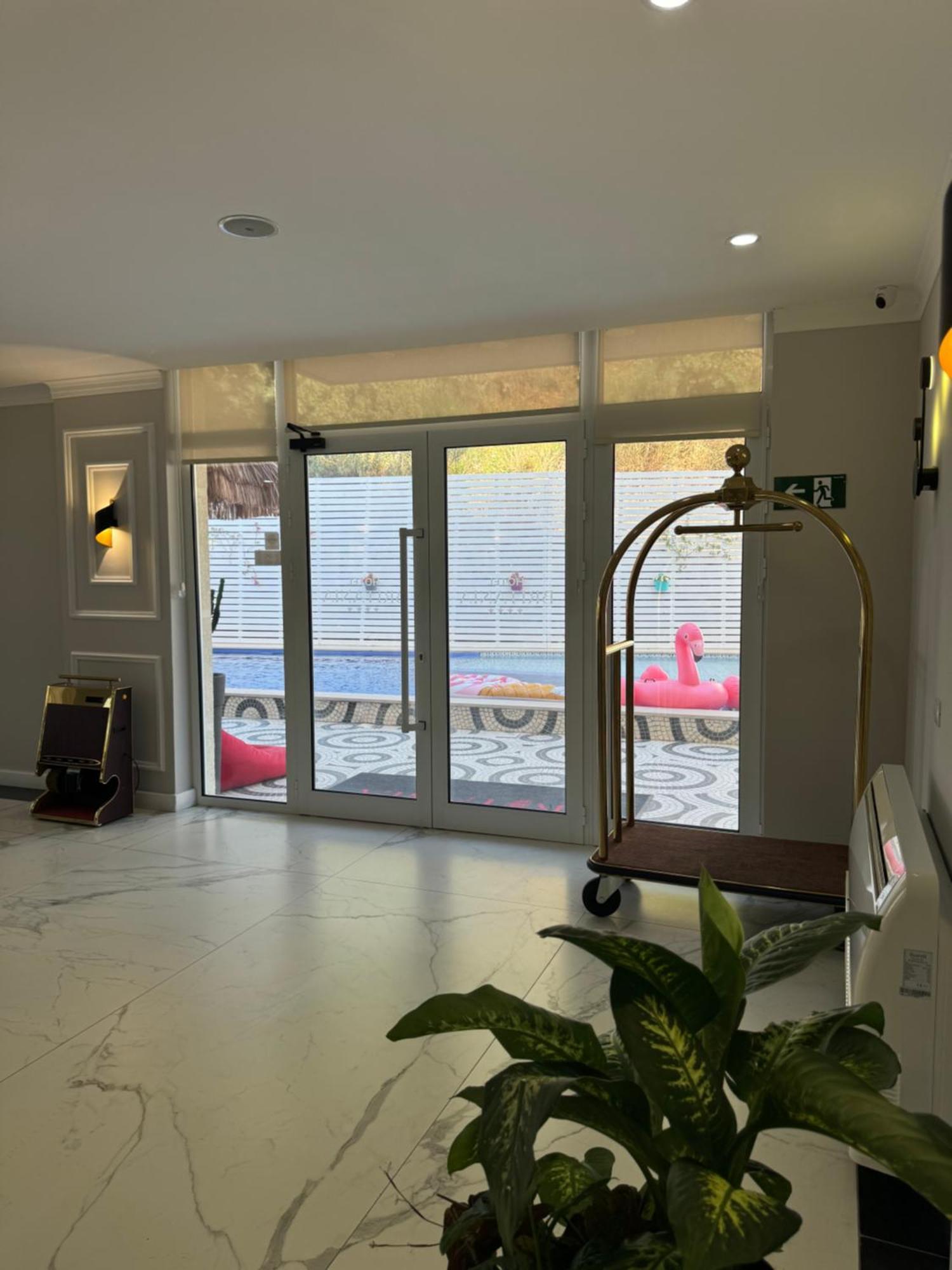 Hotel Britania Vlorë Extérieur photo