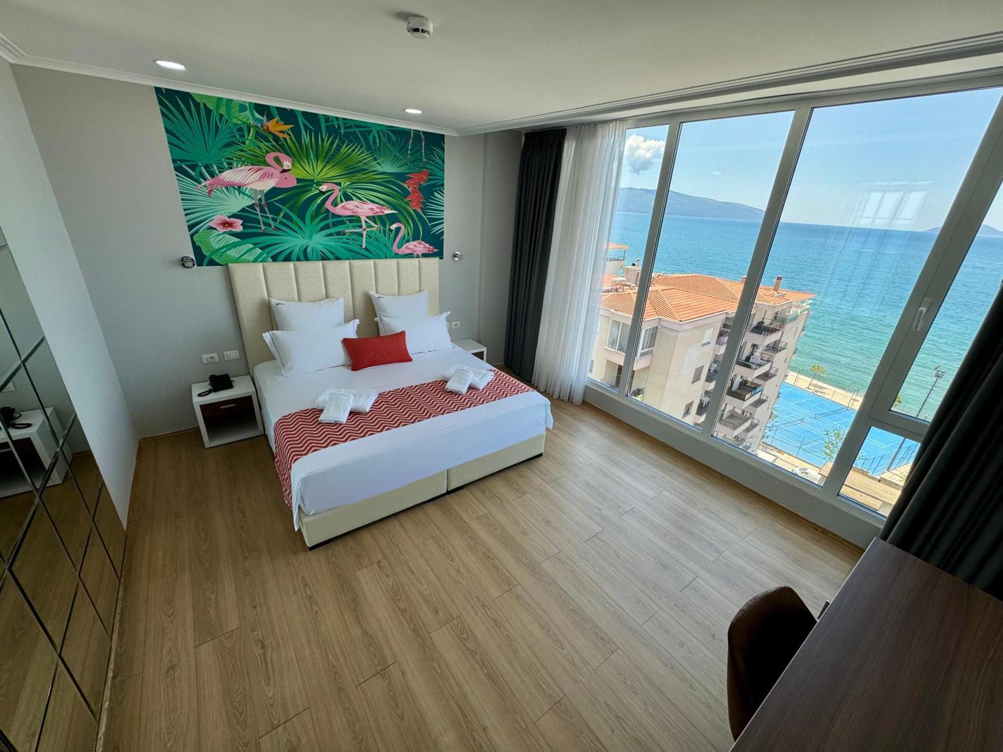 Hotel Britania Vlorë Extérieur photo