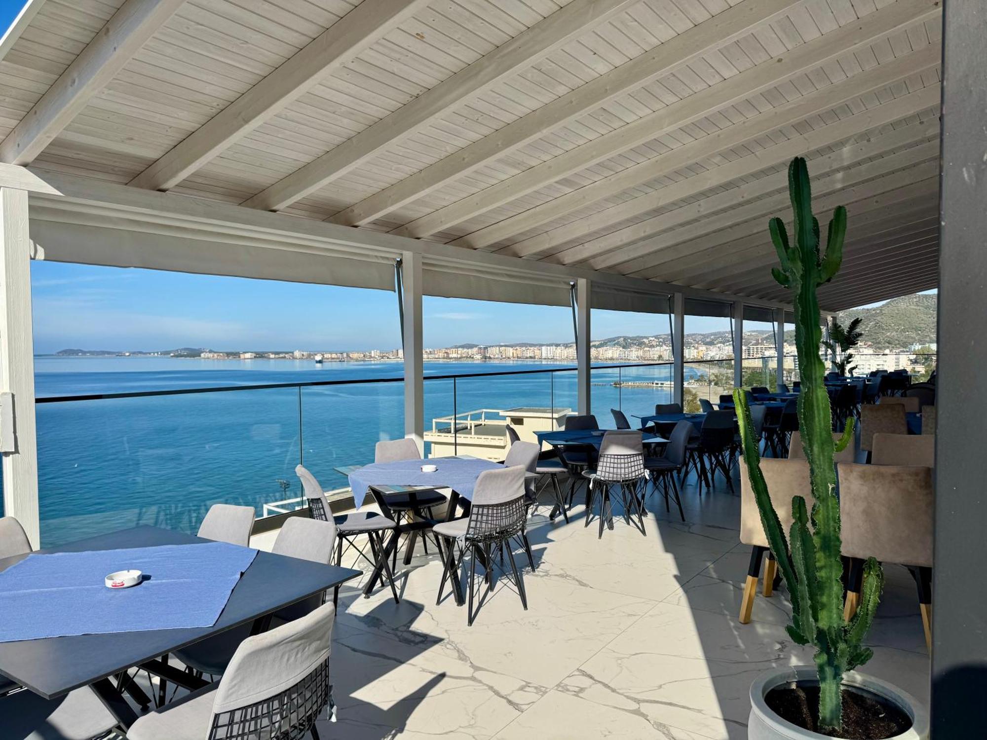 Hotel Britania Vlorë Extérieur photo